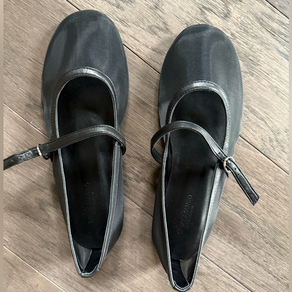 Sheer mesh ballet flat